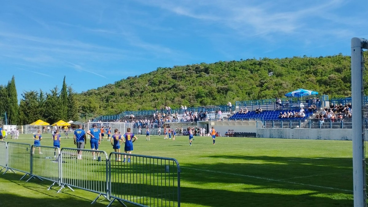 Naslovna slika