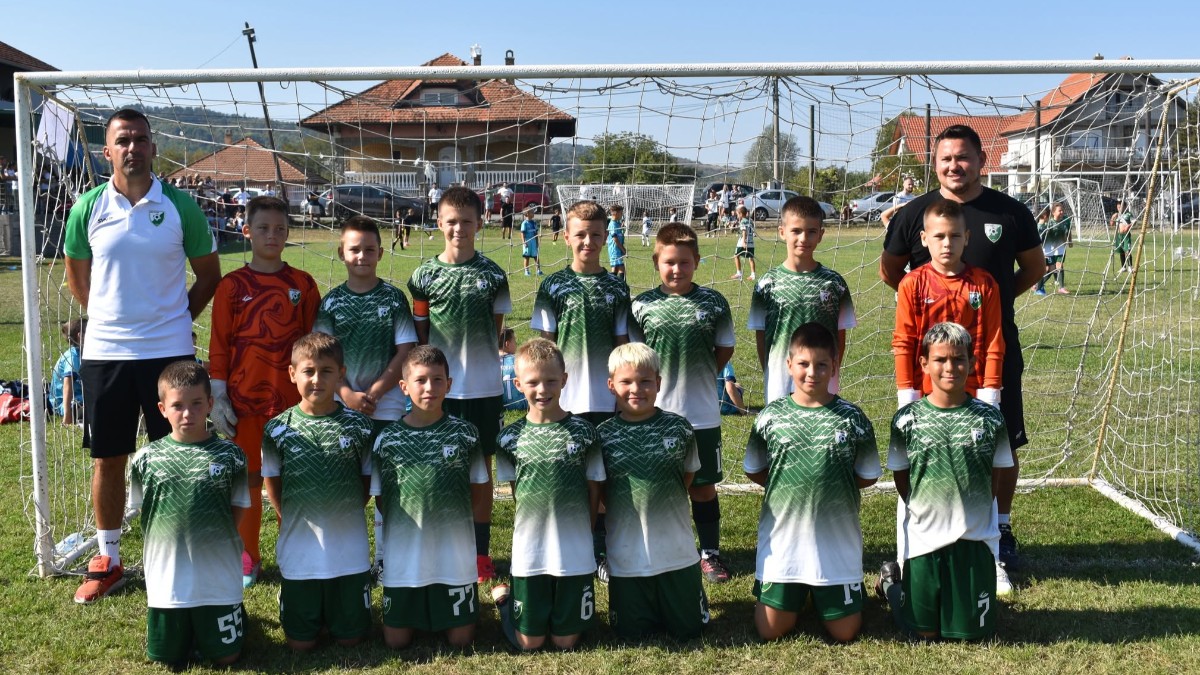 1. GREEN HILL CUP: FK PETKA UGOSTILA MLADE FUDBALERE, FK RADNIČKI IZ KOCELJEVE JEDINI OSVOJIO MEDALJE U DVE GENERACIJE